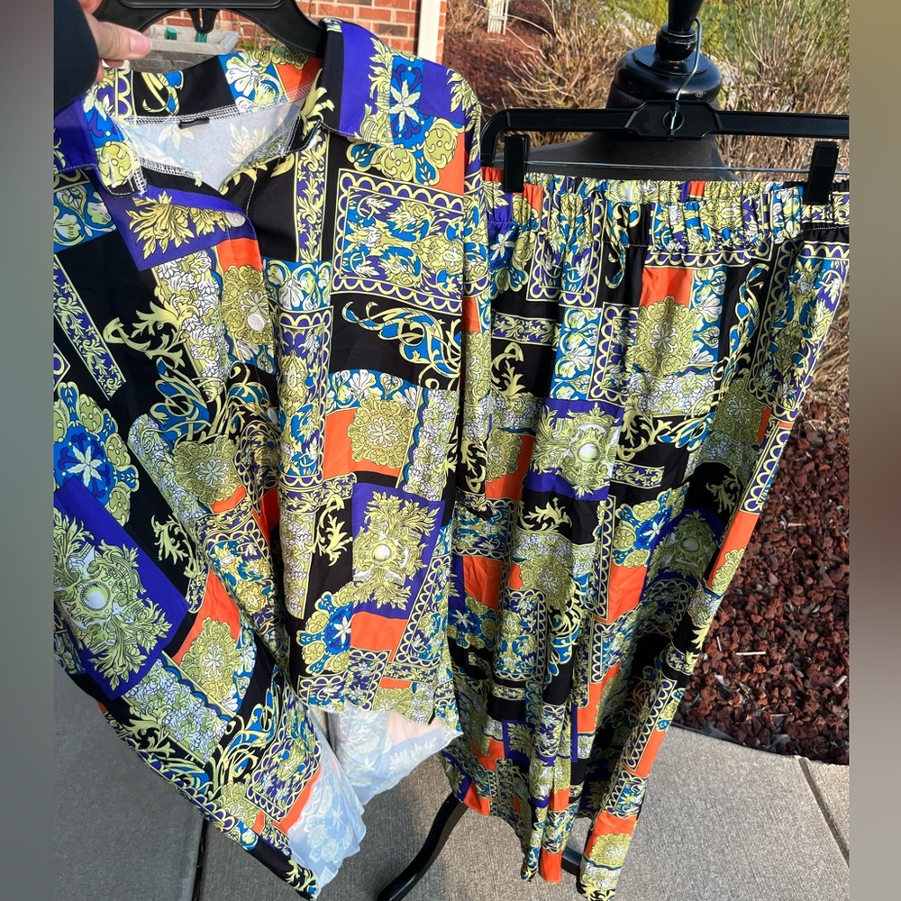 Like new SHEIN flowy relaxed wild outfit ladies large comfort